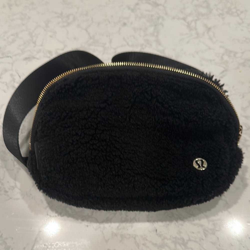 lululemon athletica Black Sherpa Crossbody Bag